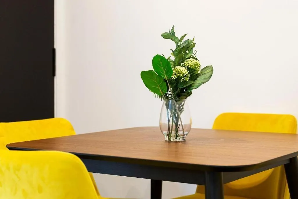 Stylish 3 Bed Edinburgh Abode-Parking And Garden Apartment United Kingdom